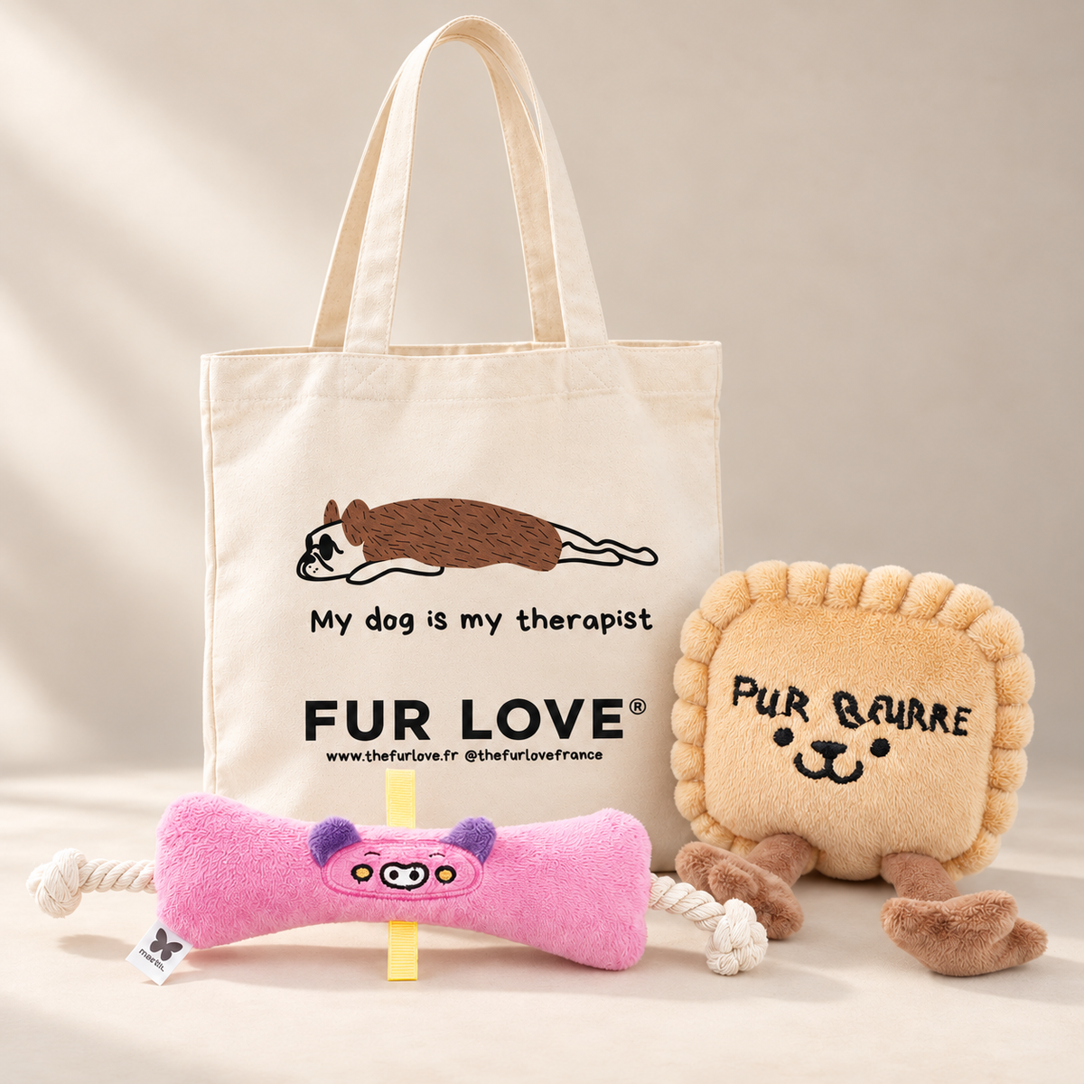 Pack Double Play avec jouet Cochon os, jouet Petit beurre et tote bag Fur Love sur fond ivoire