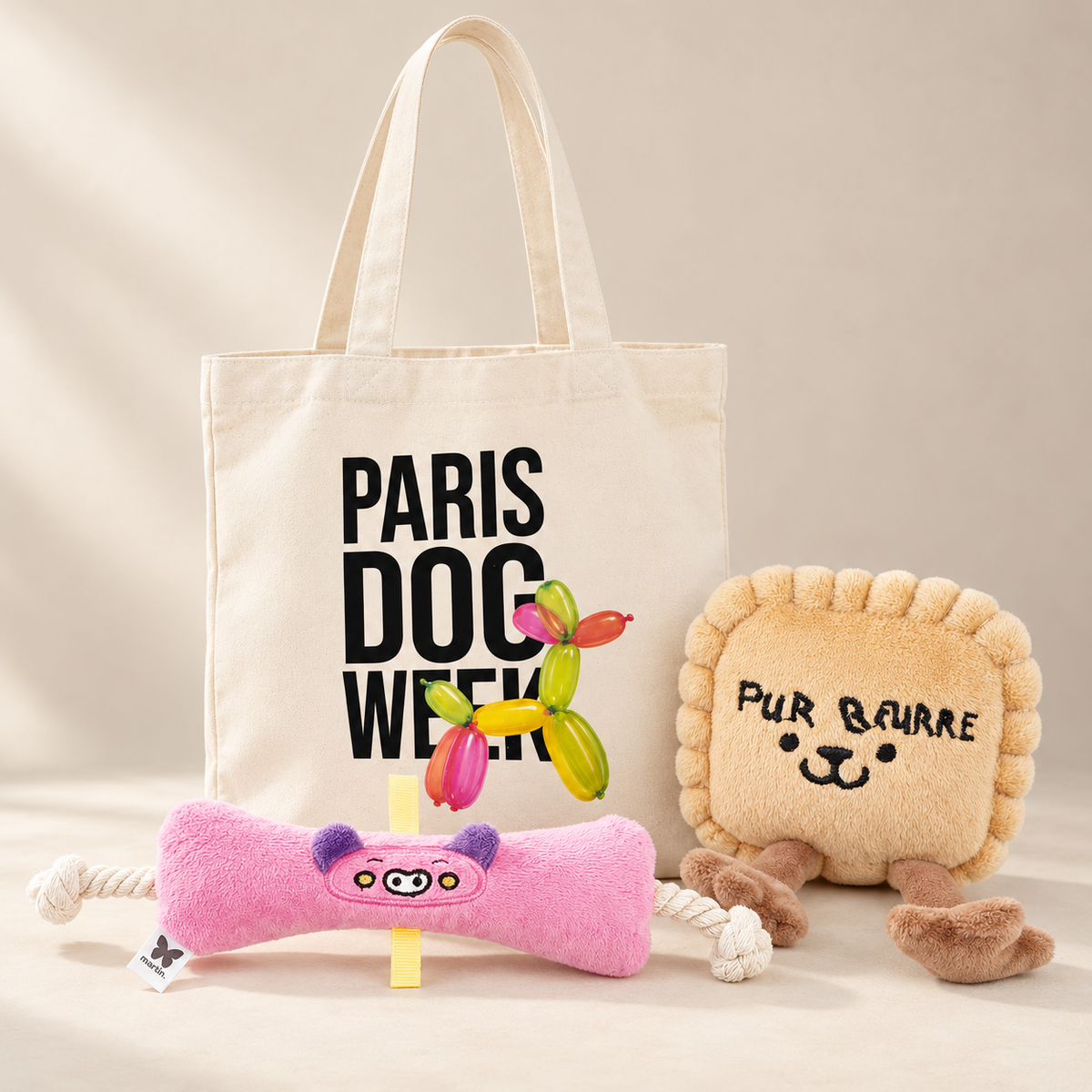 Pack Double Play : jouet Cochon os, jouet Petit beurre et tote Paris Dog Week sur fond ivoire