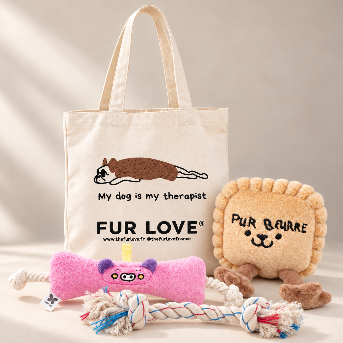 Pack Double Play avec jouet Cochon os, jouet Petit beurre, jouet en corde et tote bag Fur Love sur fond ivoire